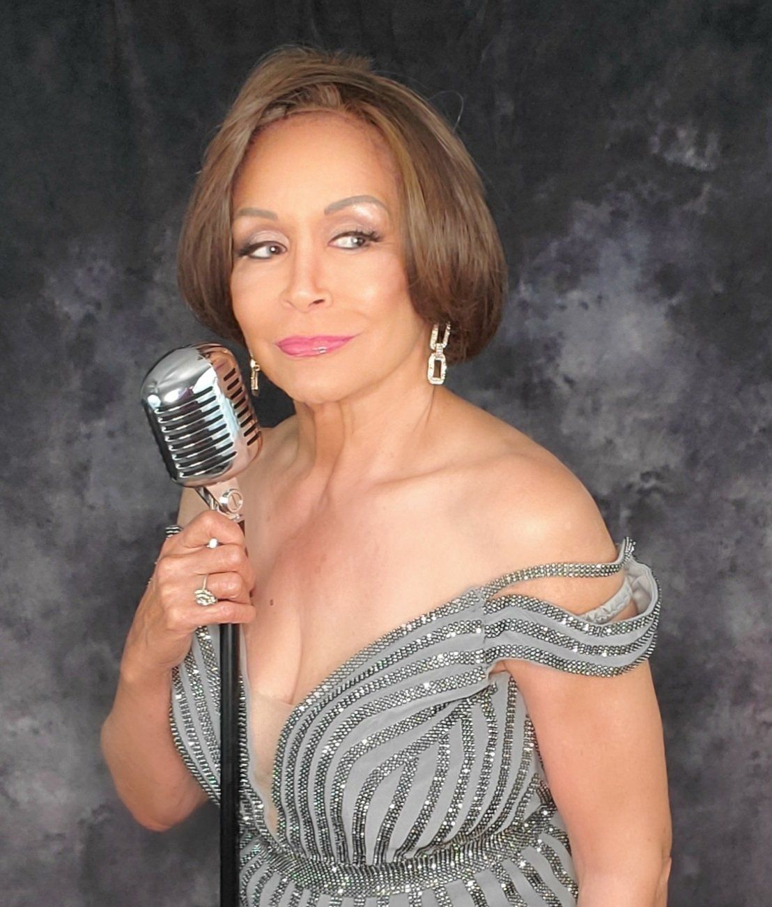 Freda Payne retouched glamour photo