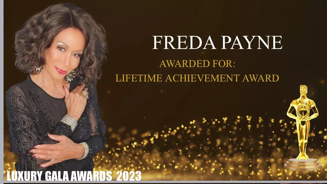 Freda Payne receiving Lifetime Achievement Award